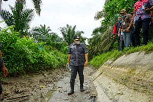 Bupati Batu Bara Tinjau Normalisasi Dan Perbaikan Bendungan Sungai Agar Petani Bisa Bercocok Tanam
