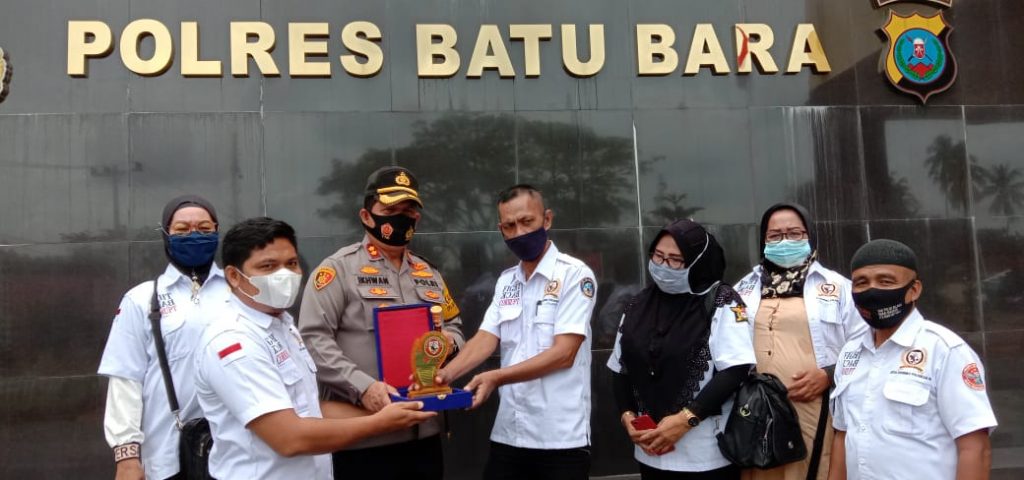 BPI KPNPA RI Batu Bara Berikan Penghargaan Kepada Kapolres AKBP Ikhwan Lubis
