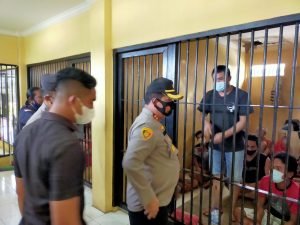 AKBP Ikhwan Lubis Berikan Nasehat Kepada Tahanan Di Sel Mapolres Batu Bara