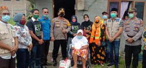Kapolres Batu Bara Beri Bantuan Kursi Roda