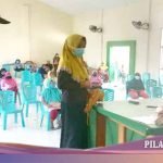 Polsek Sangkub Awasi Penyaluran BST Kepada 408 Kepala Keluarga