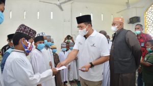 Perhatian Terhadap Santri, Bupati Batu Bara Berikan Bantuan Kepada Pesantren Khairu Ummah