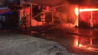 Ruko di Pasar Rebo Jakarta Timur Terbakar
