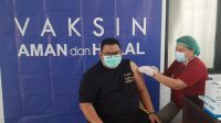 Ikuti Vaksinasi, Ketua DPRD Boltim : Tetap Patuhi Prokes