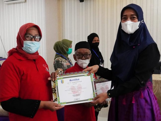 Ketua Dekranasda Tutup Pelatihan UMKM Bagi Lansia