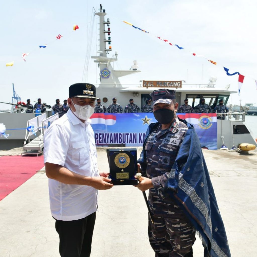 Bersama Danlantamal I, Bupati Batu Bara Kukuhkan KAL Pandang I-1-72