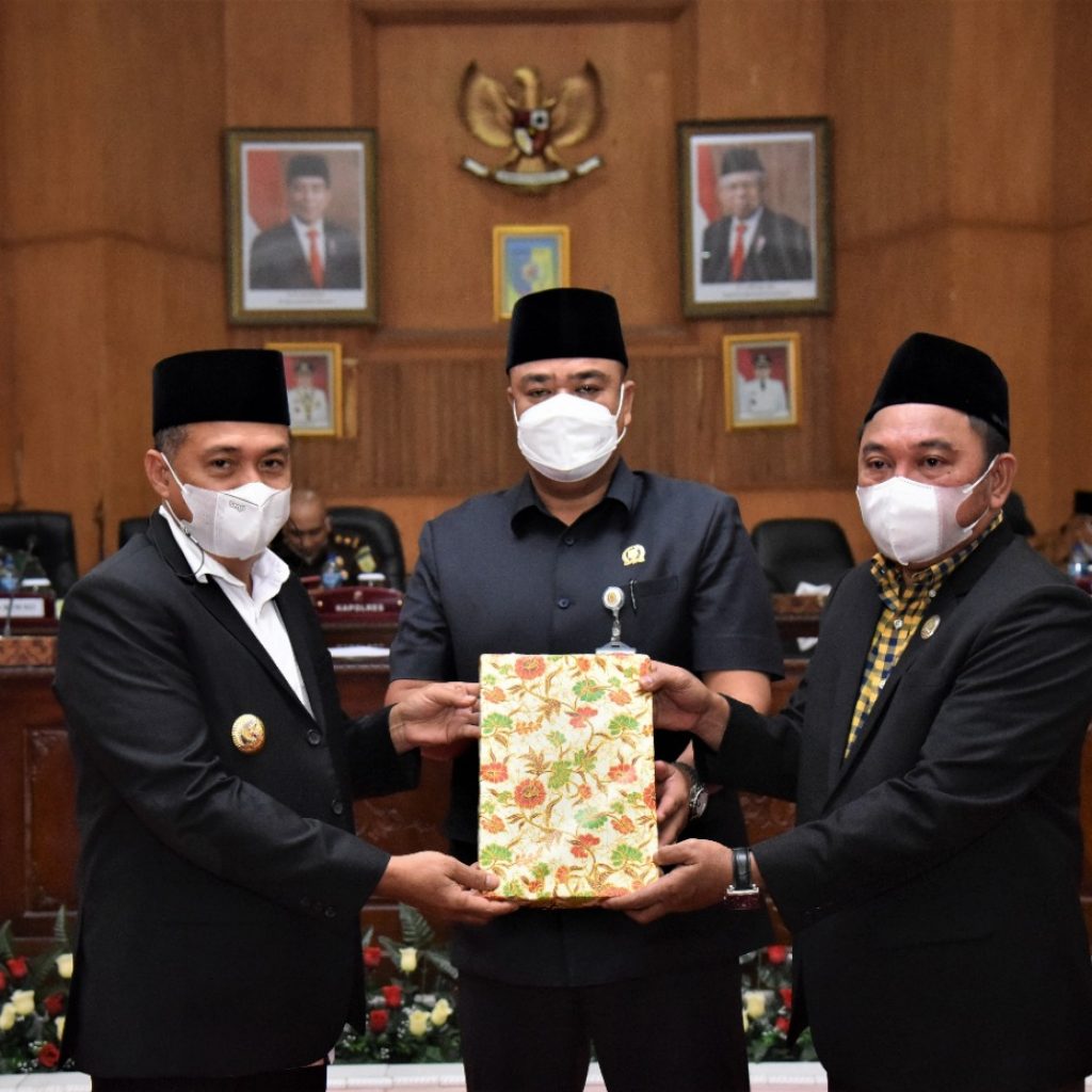 Bupati Batu Bara Sampaikan Ranperda  Keuangan APBD T.A 2022