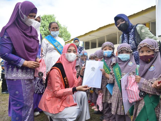 Peringati BKGN, Bunda PAUD Batu Bara Bagikan Raport Kesehatan Gigi