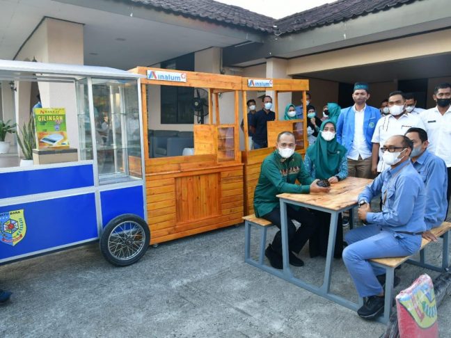 Bupati Batu Bara Berikan Bantuan Para Pelaku UMKM