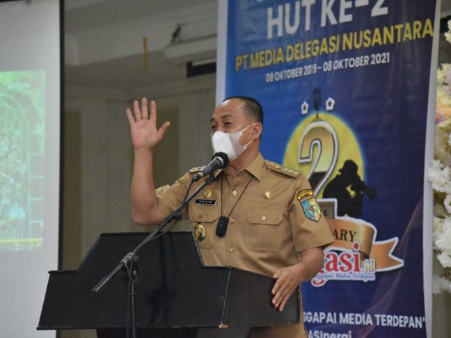 Bupati Zahir Terima Penghargaan Komitmen Pencegahan Covid-19