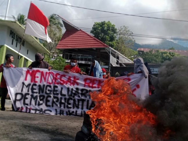 Bem Hukum Desak Rektor UMMU Ternate Segera Keluarkan SK Pemberhentian Rahim Yasim