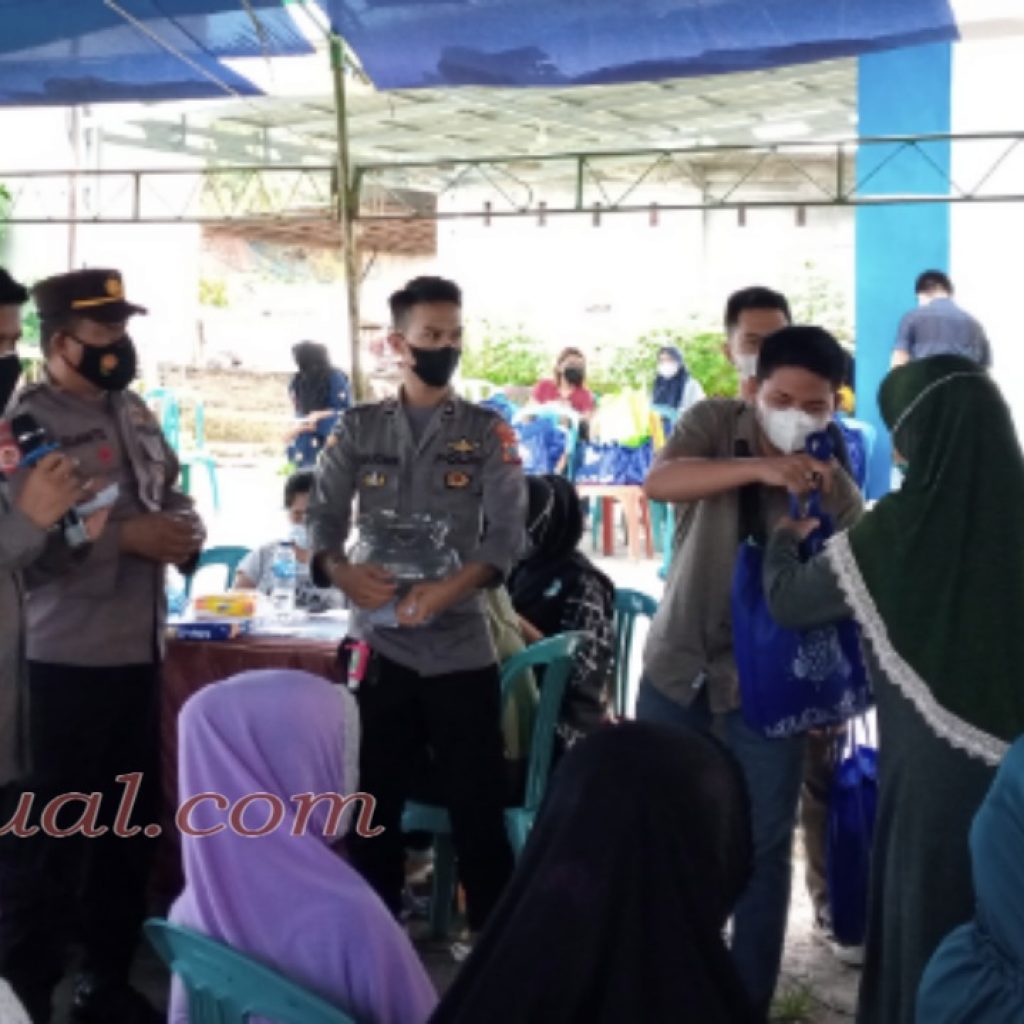 Warga Dapat Door Prize Saat Ikuti Vaksinasi Massal