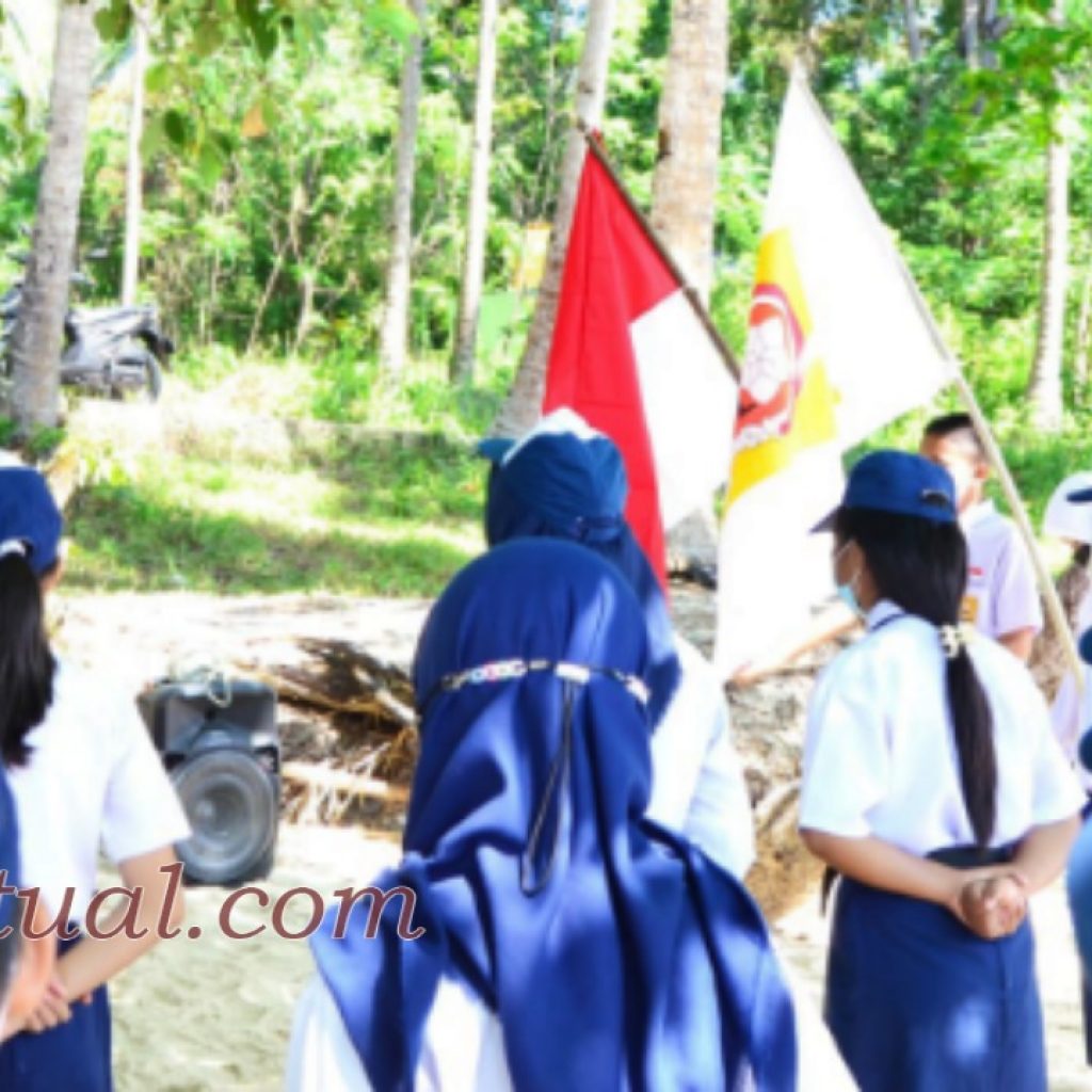 OSIS Bersinar SMP Negeri 2 Tutuyan Dilantik di Tanjung Woka