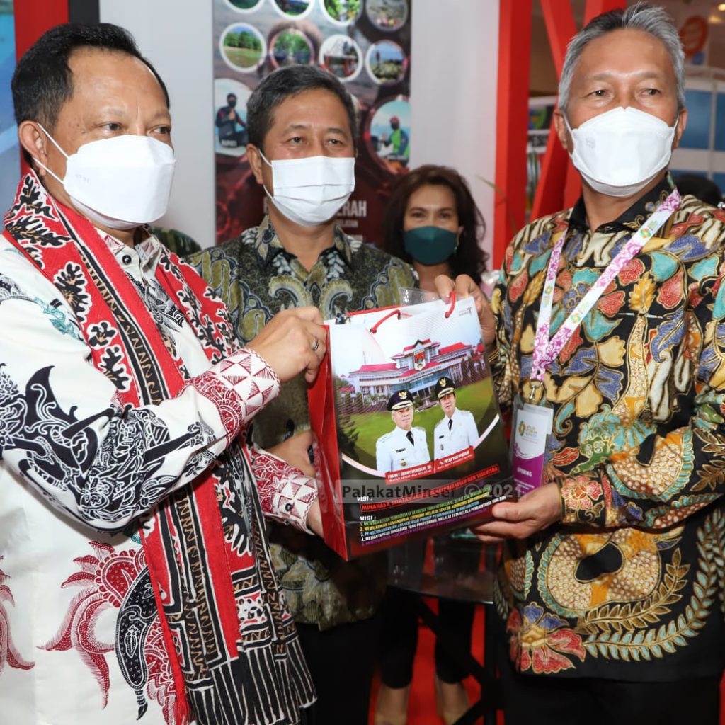 Bupati Franky Donny Wongkar dan Wabup Minsel Hadiri Pembukaan Pameran APKASI di Jakarta