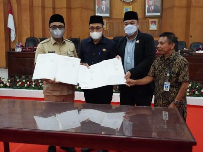 Wabup Oky Hadiri Rapat Paripurna Persetujuan Perubahan RPJMD Dan Tiga Ranperda