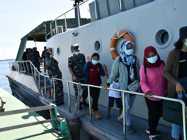 Dengan Kapal Perang TNI-AL Kembali Gempur Wilayah Kepulauan Likupang Untuk Serbuan Vaksinasi