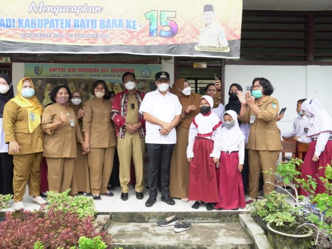 Tinjau Pelaksanaan Vaksinasi, Bupati Zahir: Saya Harap Seluruh Elemen Masyarakat Bersinergi