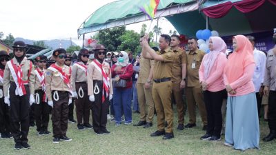 Bupati Sachrul Lepas Peserta Lomba Gerak Jalan dan Atraksi Drum Band