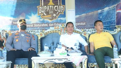 Bupati Sachrul Mamonto Buka Turnamen Sepak Bola Bupati Cup di Desa Paret