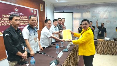 Tonny Hendrik Lasut Pimpin Partai Golkar Mitra Resmi Serahkan 25 Daftar Bacaleg di KPU