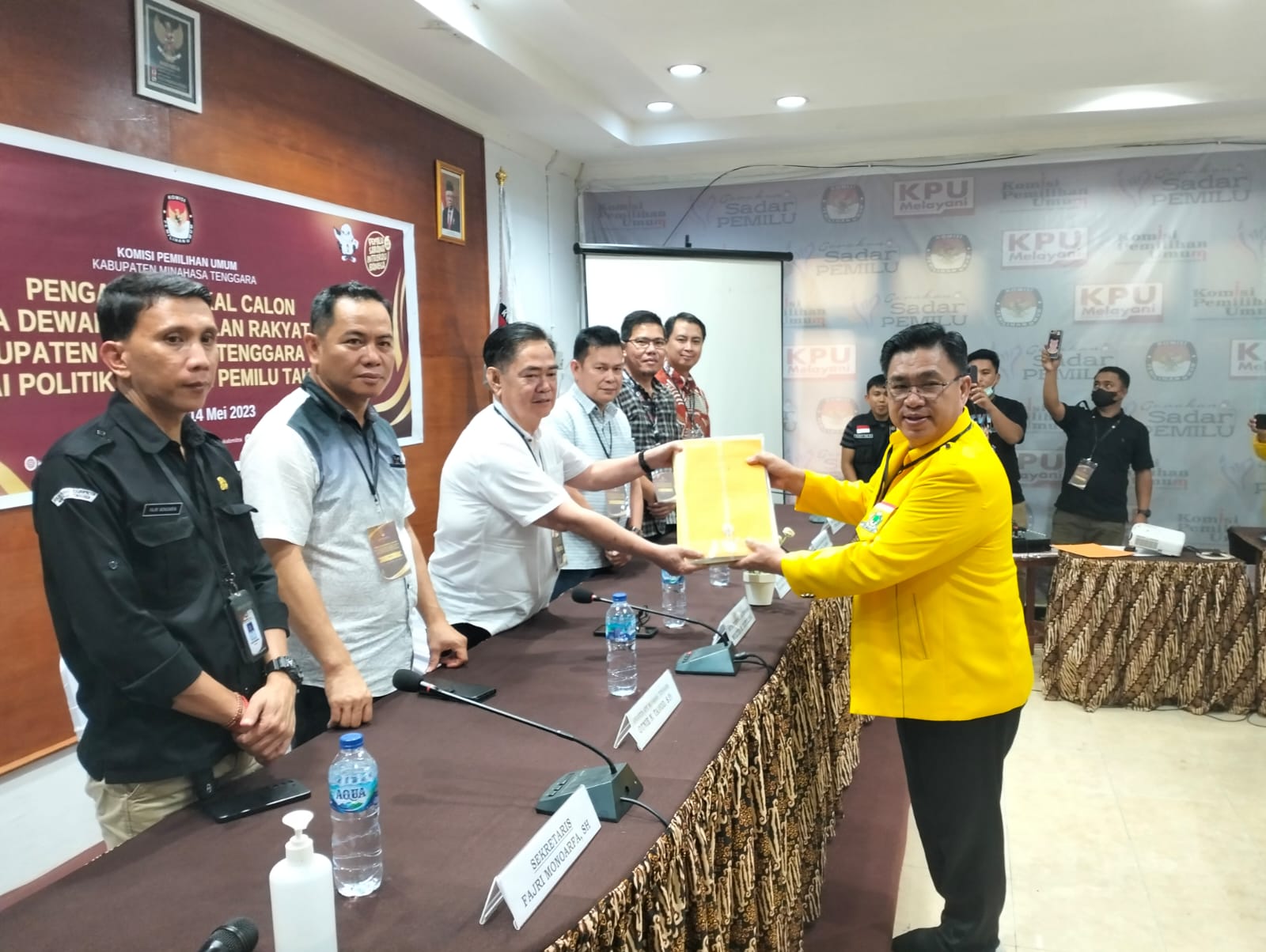 Tonny Hendrik Lasut Pimpin Partai Golkar Mitra Resmi Serahkan 25 Daftar Bacaleg di KPU