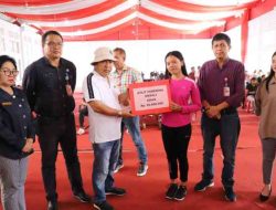 Bupati James Sumendap Salurkan Bonus Untuk Para Atlet dan Pelatih Porprov