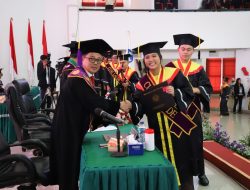 Sabrina Sarah Sumendap Raih Predikat Cumlaude S1 Sarjana Hukum