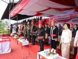 Gunakan Baju Adat Khas Minahasa, Bupati James Sumendap Irup HUT RI Ke-78