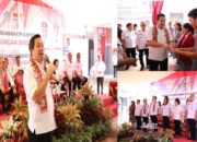 Wagub Steven Kandouw Serahkan KTP dan KIA Pada Siswa di SMK Negeri 1 Ratahan