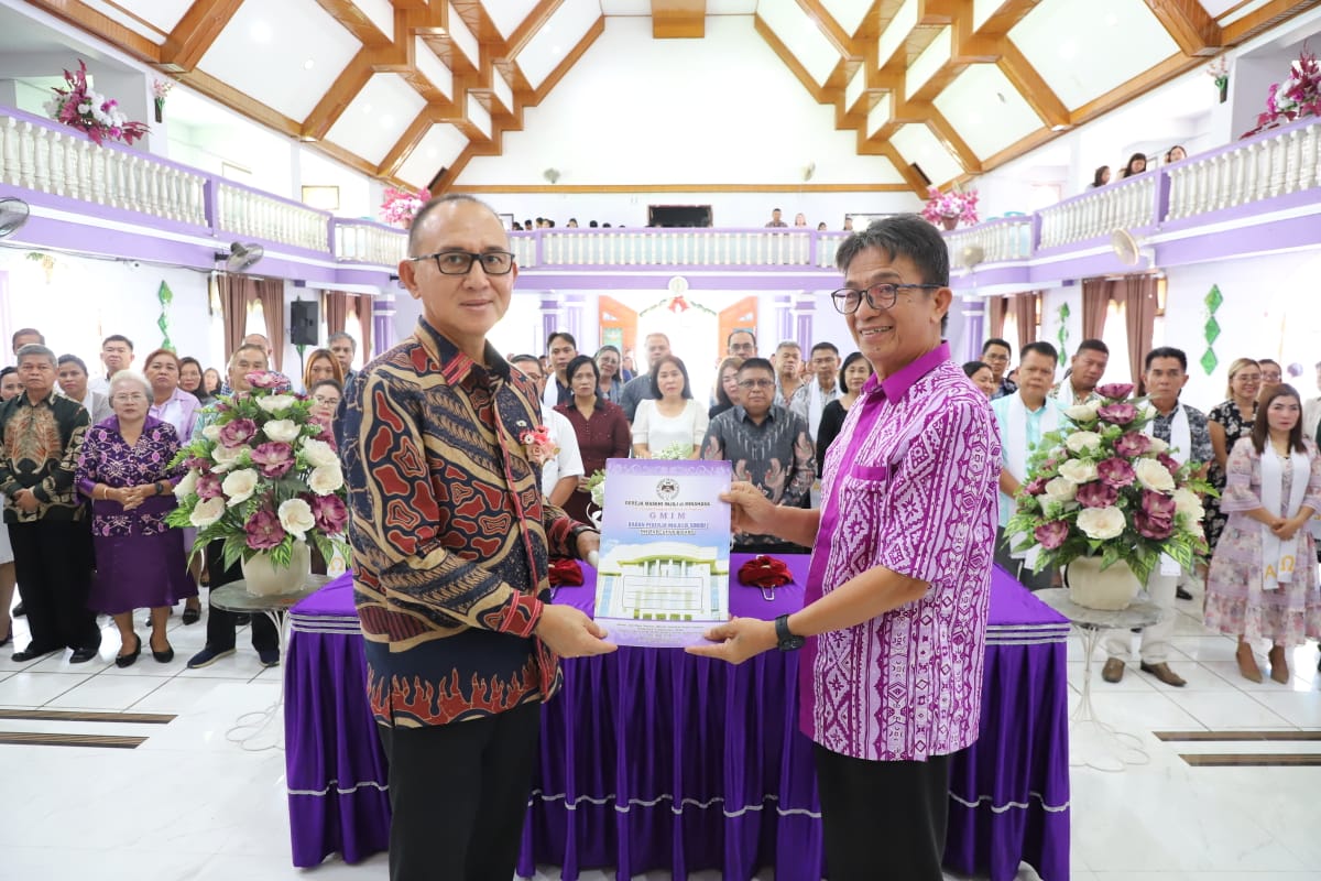 Ronald Sorongan Resmi Dilantik Ketum Panitia Paskah Lansia Sinode GMIM Rayon XIII Minahasa Tenggara