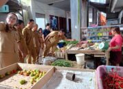 Pantau Harga dan Stok Bapok di Pasar Ratahan, Arnold Mokosolang Pimpin TPID Minahasa Tenggara