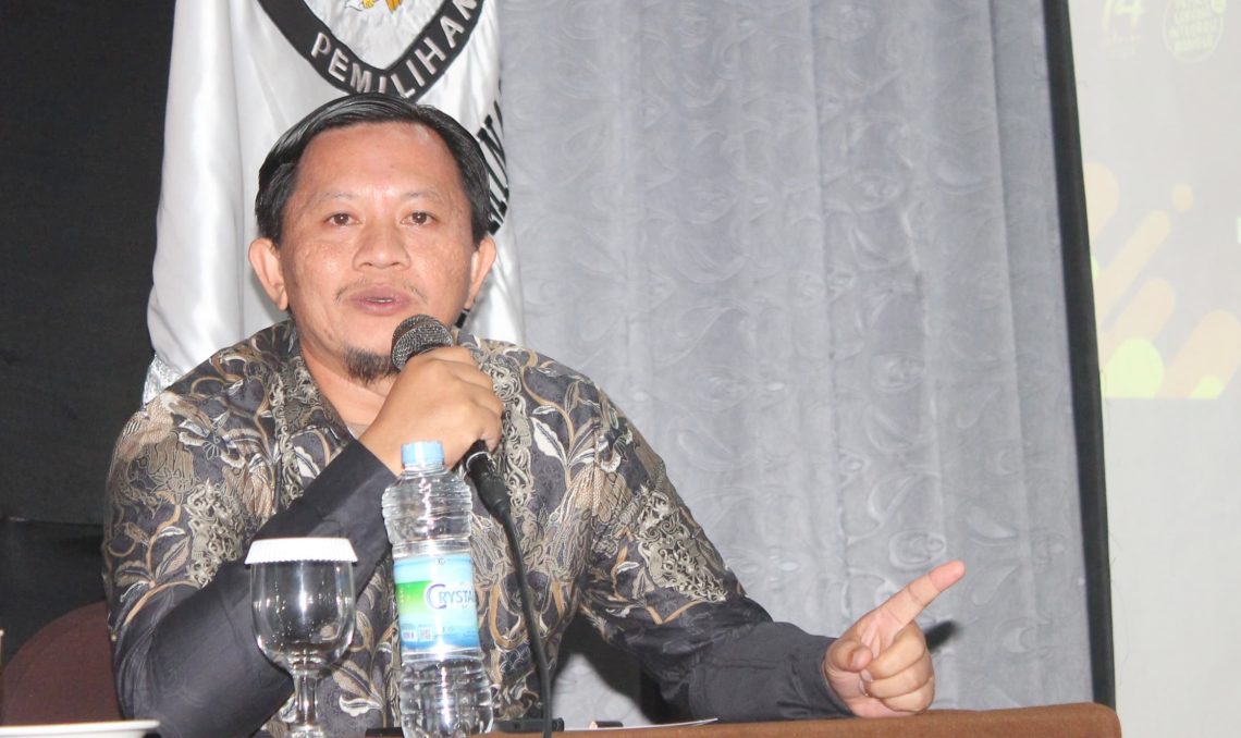 Ketua Divisi Hukum dan Pengawasan, Sastro Mokoagow