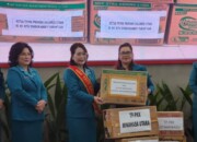 Solidaritas Terpancar: TP PKK Boltim Berikan Bantuan Sembako bagi Korban Erupsi Gunung Ruang di Sitaro