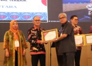 Bupati Ronald Sorongan Terima Penghargaan BKKBN atas Sukses Program Bina Keluarga Balita Terintegrasi Posyandu