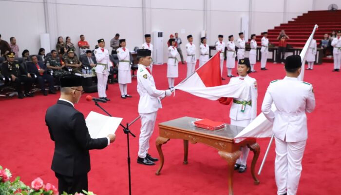 PJ Bupati Ronald Sorongan Kukuhkan 32 Anggota Paskibraka Kabupaten Minahasa Tenggara