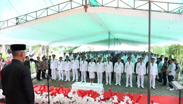 Bupati Mitra Ronald Sorongan Resmi Kukuhkan Perpanjang Masa Jabatan Hukum Tua dan Anggota BPD