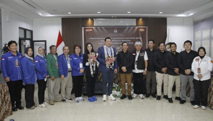 Paslon Stenly Tjanggulung dan Chelsea Kandou Daftar Pertama di KPU Mitra