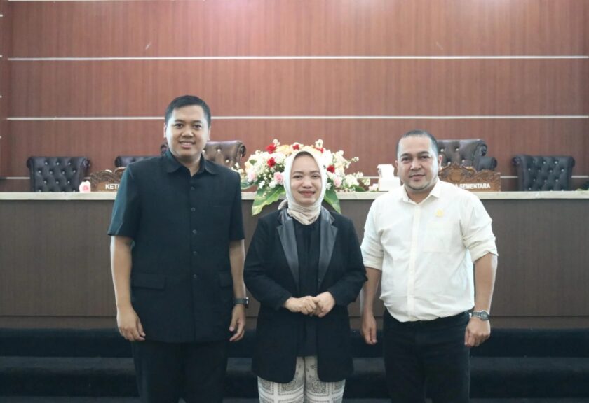 Entis Sutisna dari PDI Pejuangan Ditetapkan Jadi Pimpinan DPRD Purwakarta