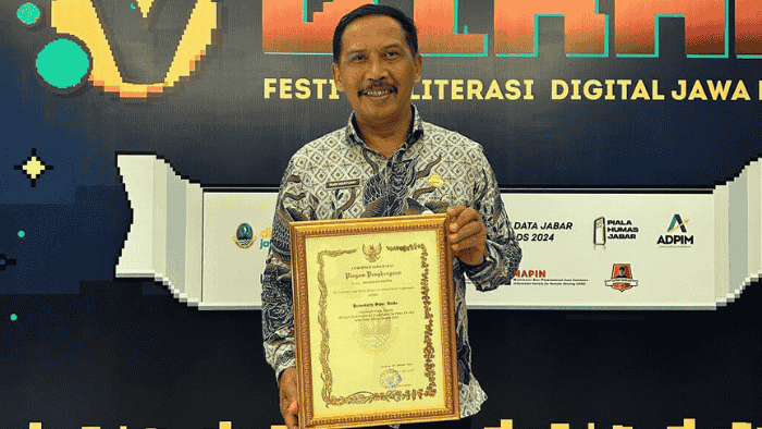 Diskominfo Purwakarta Raih Penghargaan Unit Saber Hoaks Teraktif di JSH Award 2024