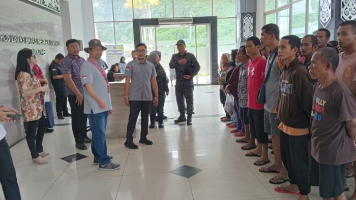 KJRI Kuching Dampingi Deportasi 37 WNI Bermasalah Melalui ICQS Tebedu-PLBN Entikong