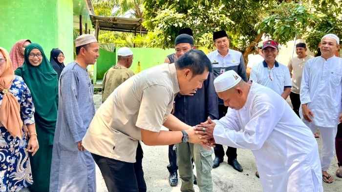 Pj Bupati Batu Bara Bantu Renovasi Musholla Al-Ikhlas Tajussalam