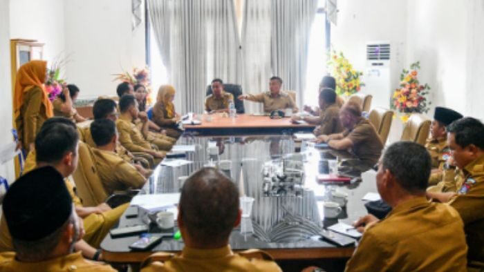 Bupati dan Wakil Bupati Boltim Pimpin Rapat Evaluasi Pelaksanaan Program 100 Hari Kerja