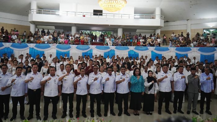 Bupati Oskar Manoppo Hadiri Pencatatan Perkawinan Massal di Kantor Gubernur Sulut