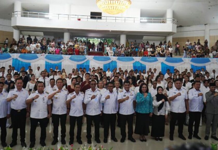 Bupati Oskar Manoppo Hadiri Pencatatan Perkawinan Massal di Kantor Gubernur Sulut