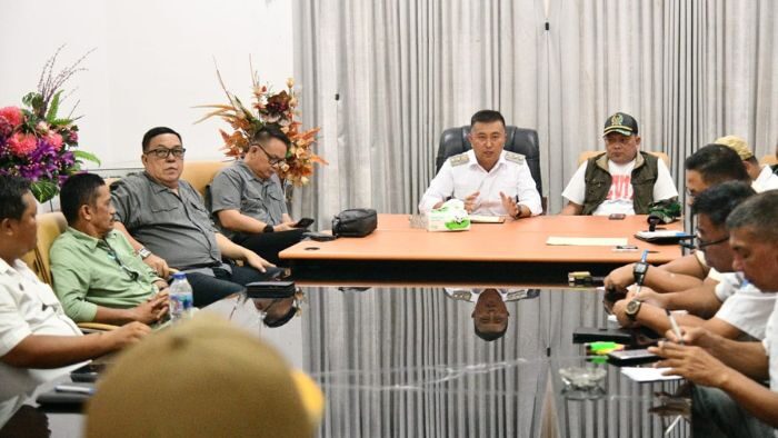 Wabup Argo Sumaiku Pimpin Rapat Darurat Penanganan Banjir di Desa Togid