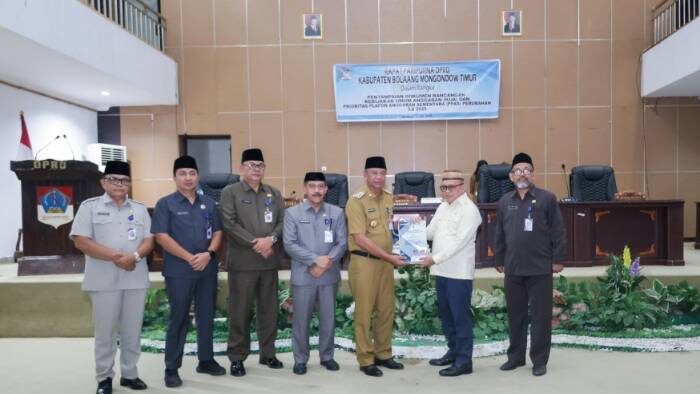 Pemkab Boltim Serahkan Dokumen KUA-PPAS Perubahan 2025 ke DPRD