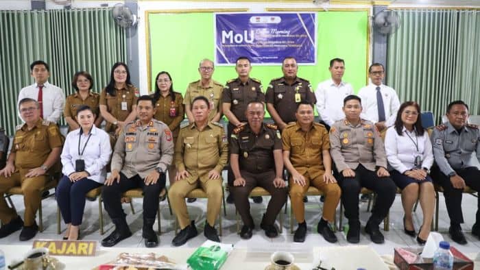 Bupati Mitra Ronald Kandoli dan Kejari Amurang Perkuat Sinergi Lewat MoU
