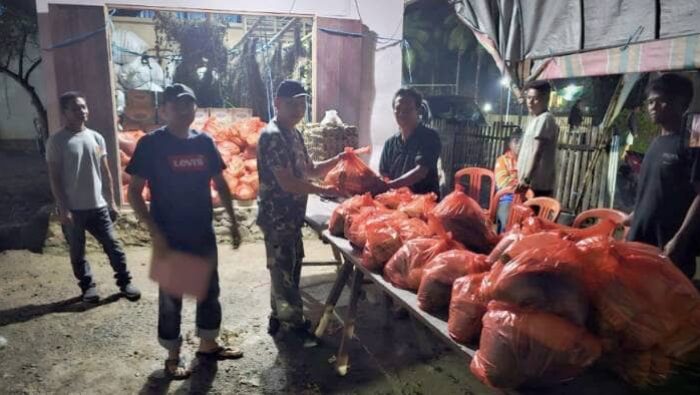Pemkab Boltim Salurkan Bantuan untuk 301 Warga Terdampak Banjir di Molobog Timur