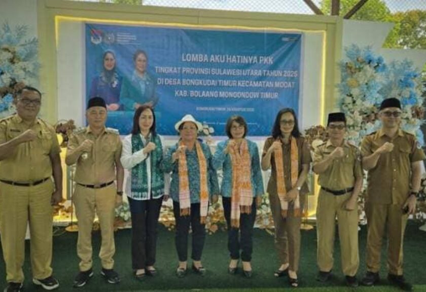 Wabup Argo Sumaiku Hadiri Penilaian PKK Sulut di Desa Bongkudai Timur