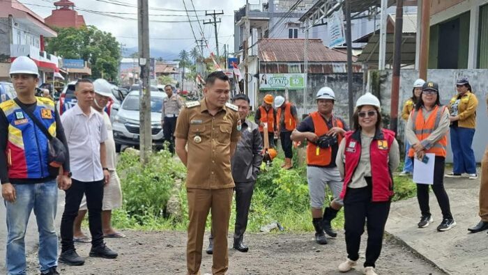Bupati Ronald Kandoli Pastikan Pelebaran Jalan Ratahan Terealisasi Tahun Ini